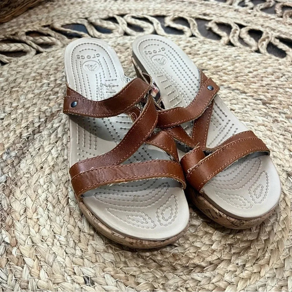 Crocs A-Leigh Cork Brown Wedge Sandals Leather Straps Womens Size 9 - Picture 1 of 5